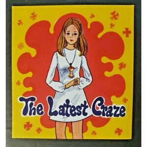 Vintage The Latest Craze Girl Necklace Vending Machine Sign NOS SKU 201